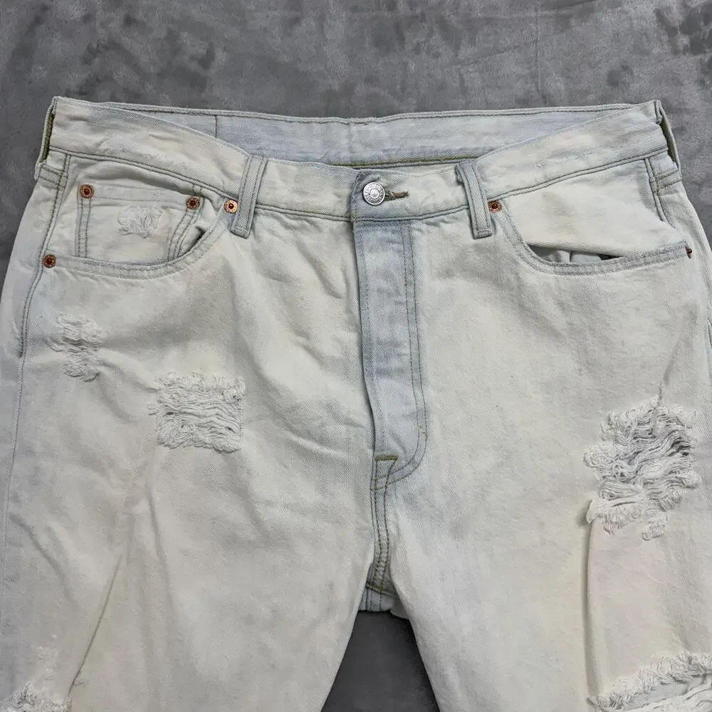 Levis 501 Jeans Mens 36X32* Fits 36X30 Distressed White Button Fly Bleached Wash